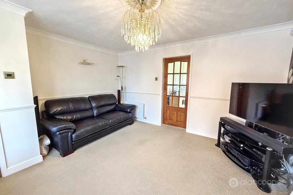 Property photo 3 of 16 4571415