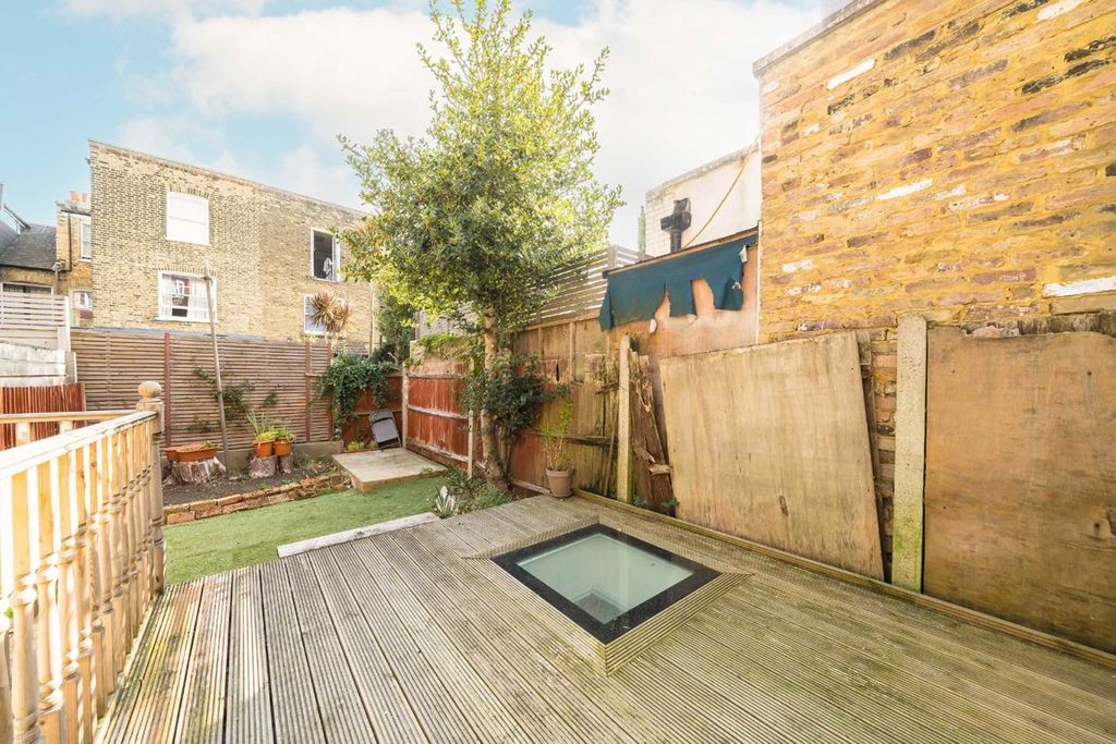 Property photo 2 of 5