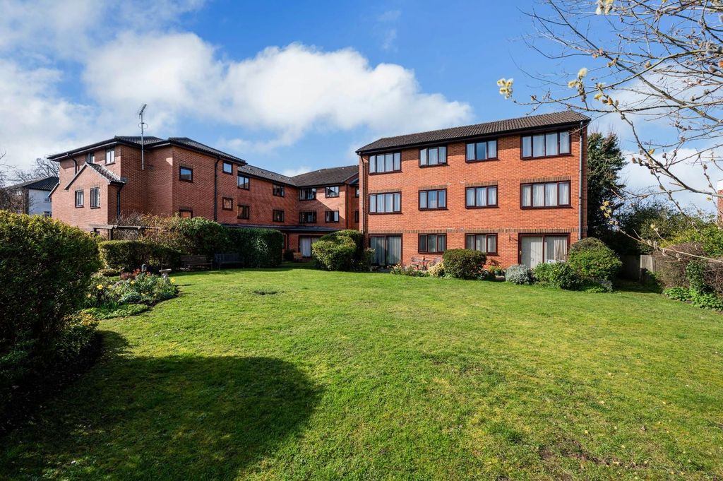 Property photo 2 of 14 Brook Court