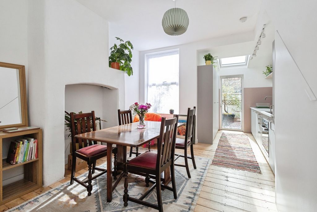 Property photo 3 of 24 Pbox-Img.Jpg