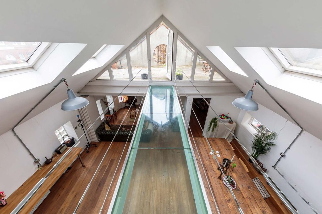 Property photo 1 of 20