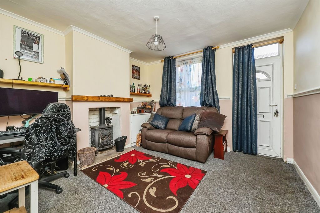 Property photo 3 of 22