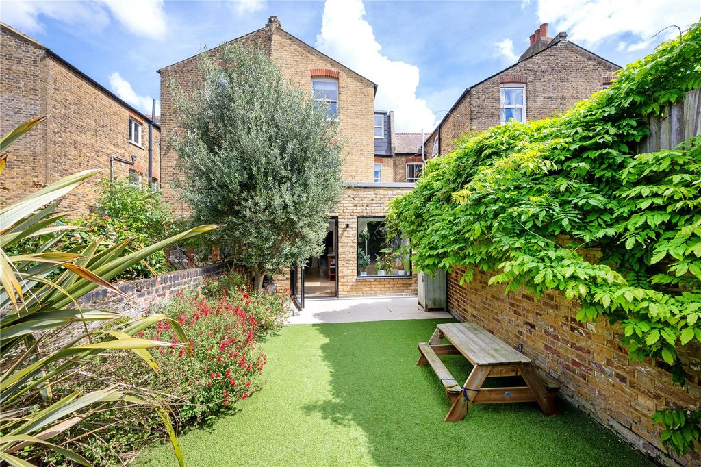 Property photo 2 of 26 Picture No. 36