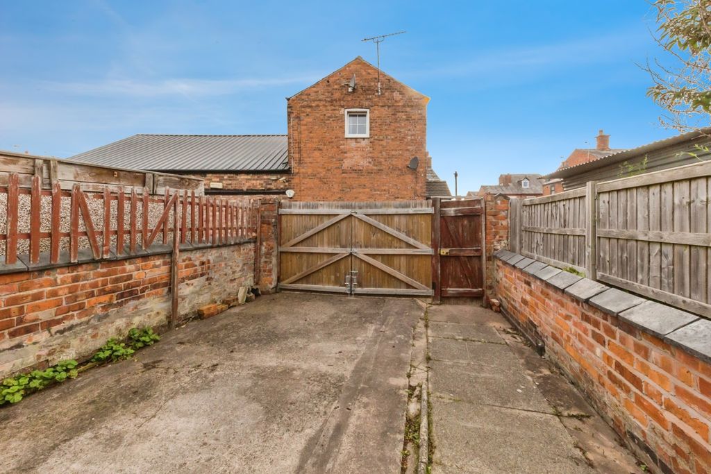 Property photo 3 of 17 Photo