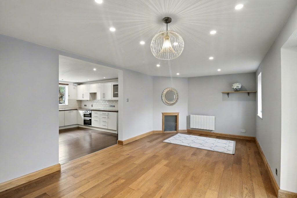 Property photo 1 of 17 Img_4634