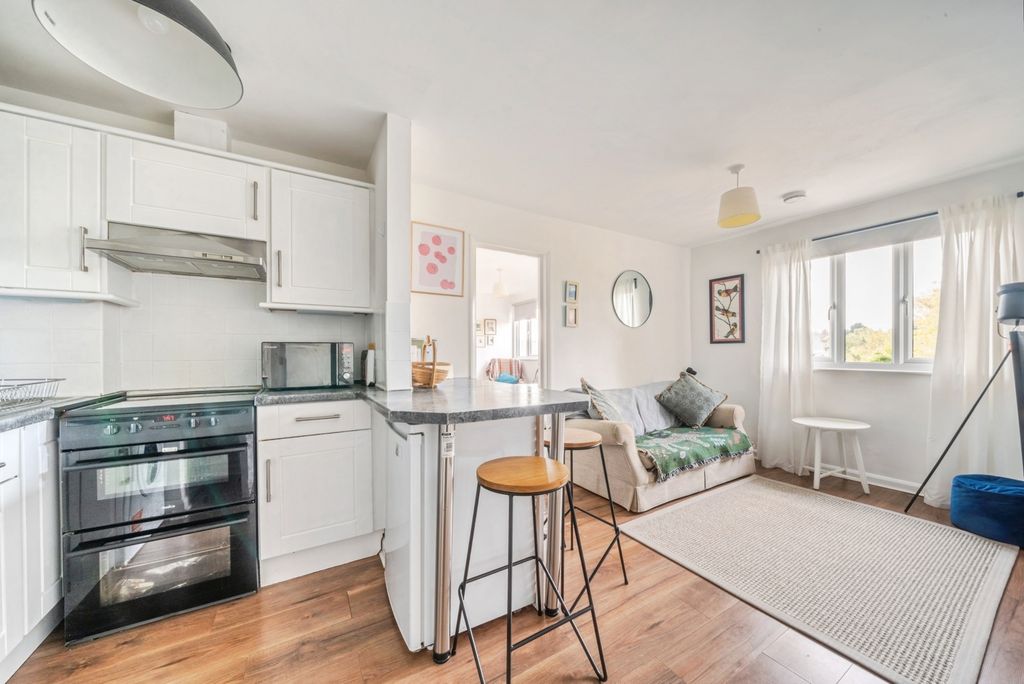 Additional image 13 of 2 bed flat for saleStreatfield Road, Heathfield, East Sussex TN21