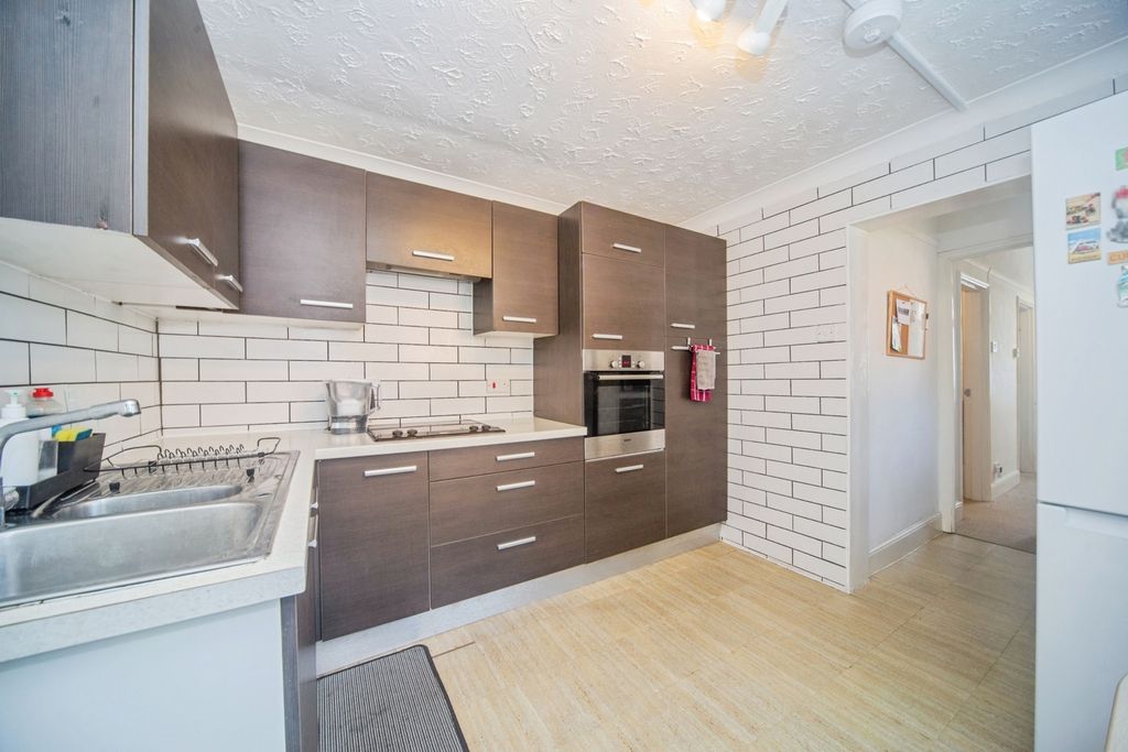 Property photo 2 of 19 Pbox-Img.Jpg