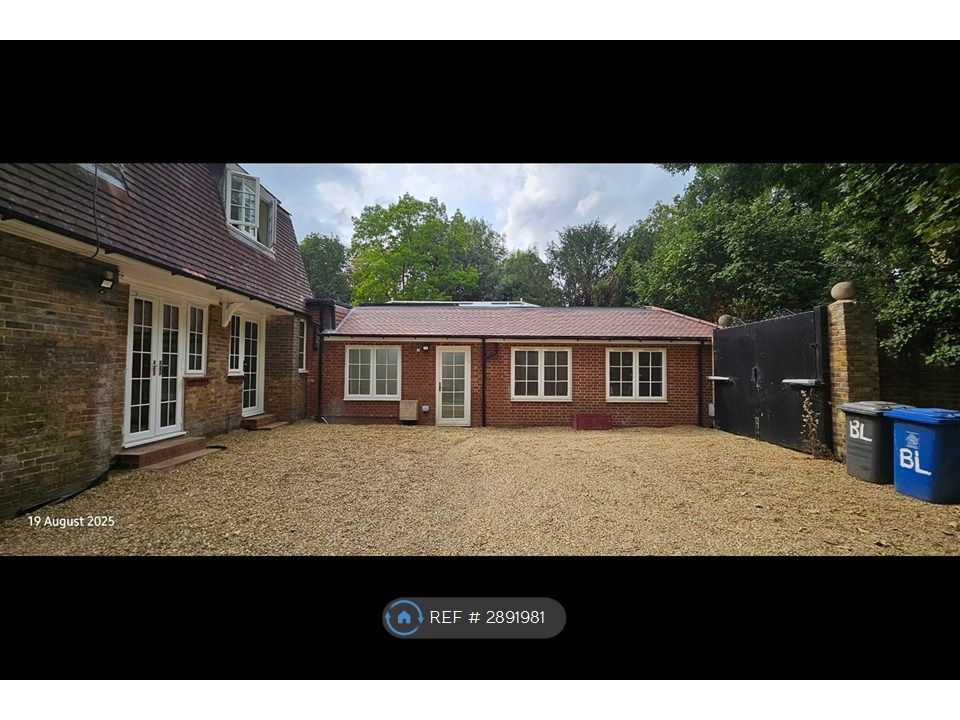 Property photo 2 of 18 Grounds