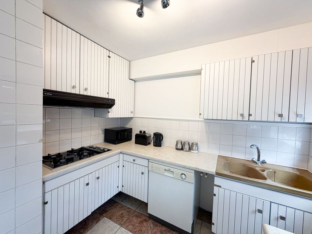 Property photo 3 of 9 Pentire Rd E17