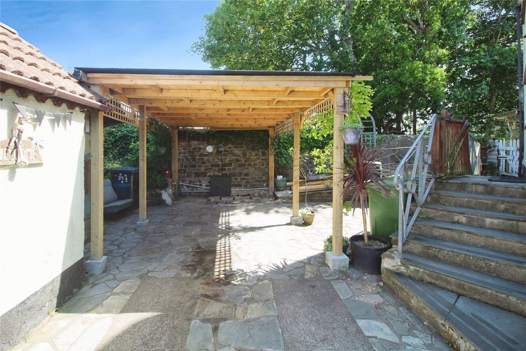 Property photo 2 of 22 Picture No. 10
