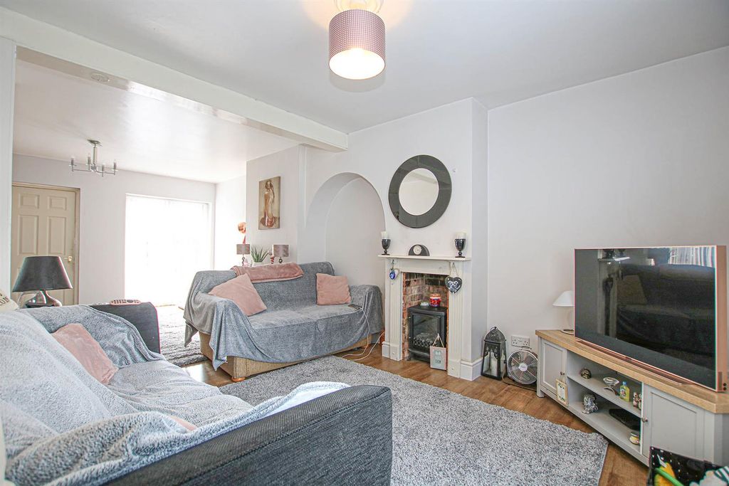 Property photo 2 of 10 Img_2062Lvg.Jpg