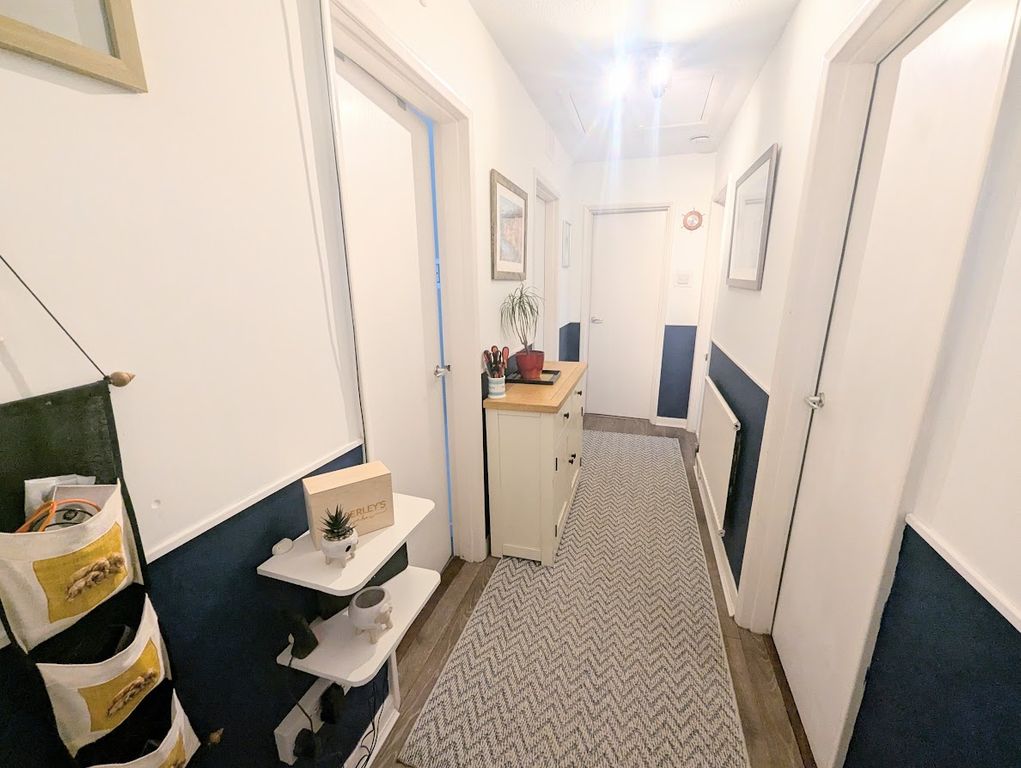 Property photo 3 of 25