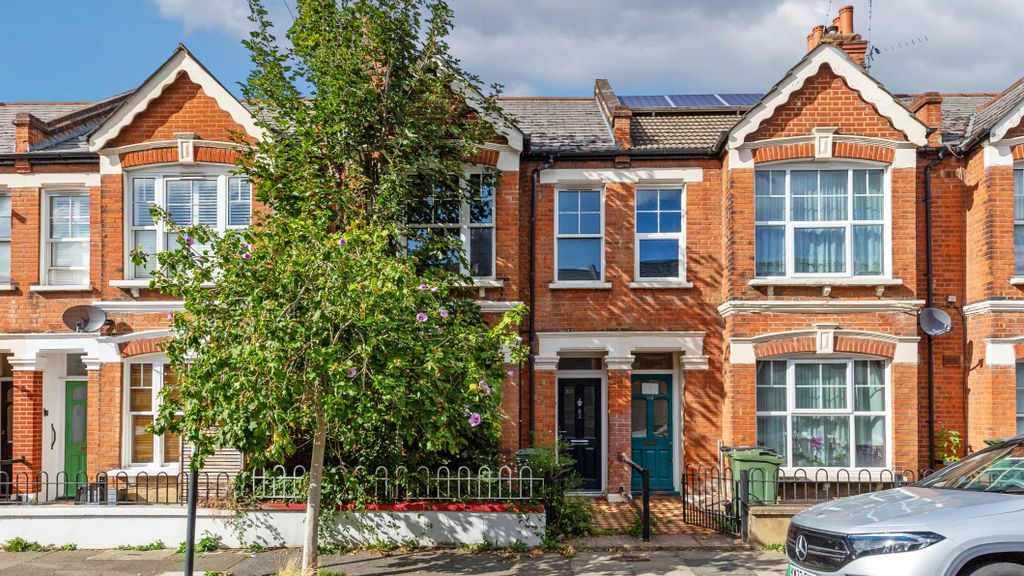 Property photo 1 of 14 Flat A, 82 Midmoor Road, Balham, London, Sw12 0Et