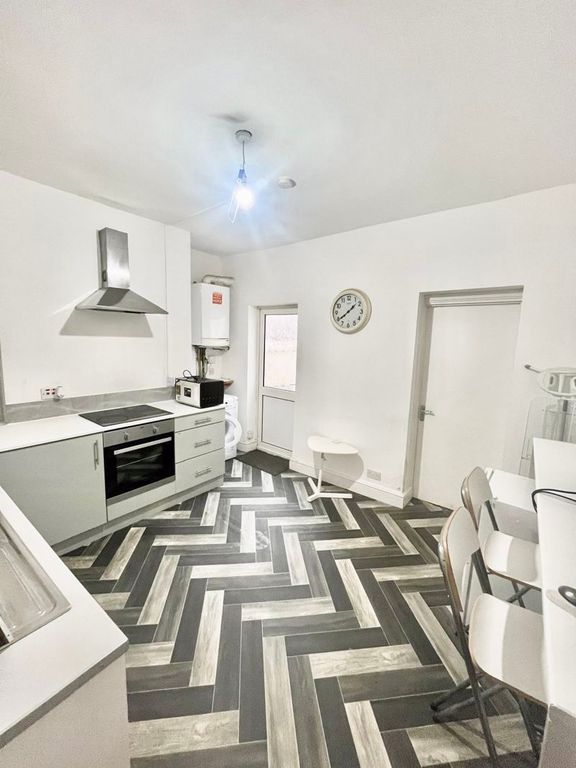 Property photo 1 of 11 Photo 14