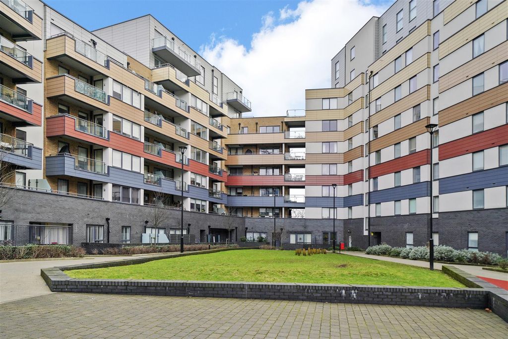 Property photo 3 of 14 Block