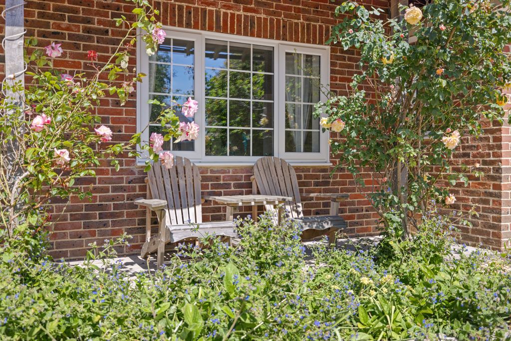 Property photo 3 of 24