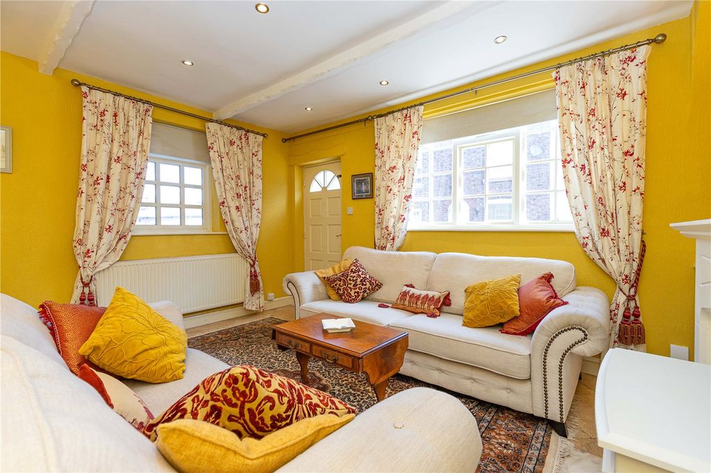 Property photo 3 of 13 Living Room