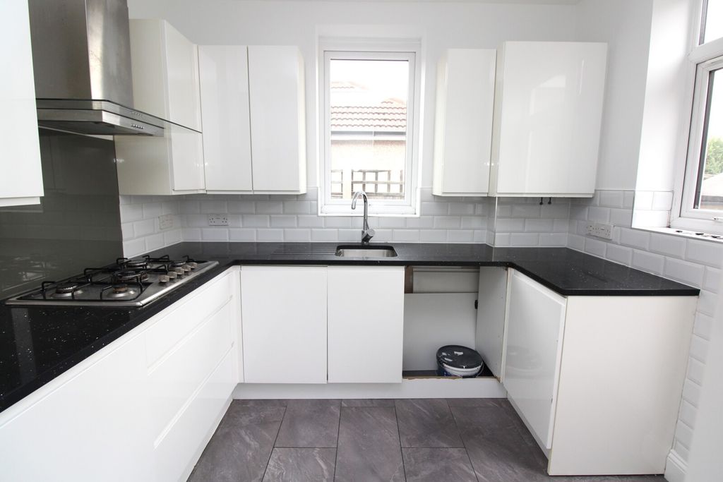 Property photo 3 of 8 Kitchen View 1