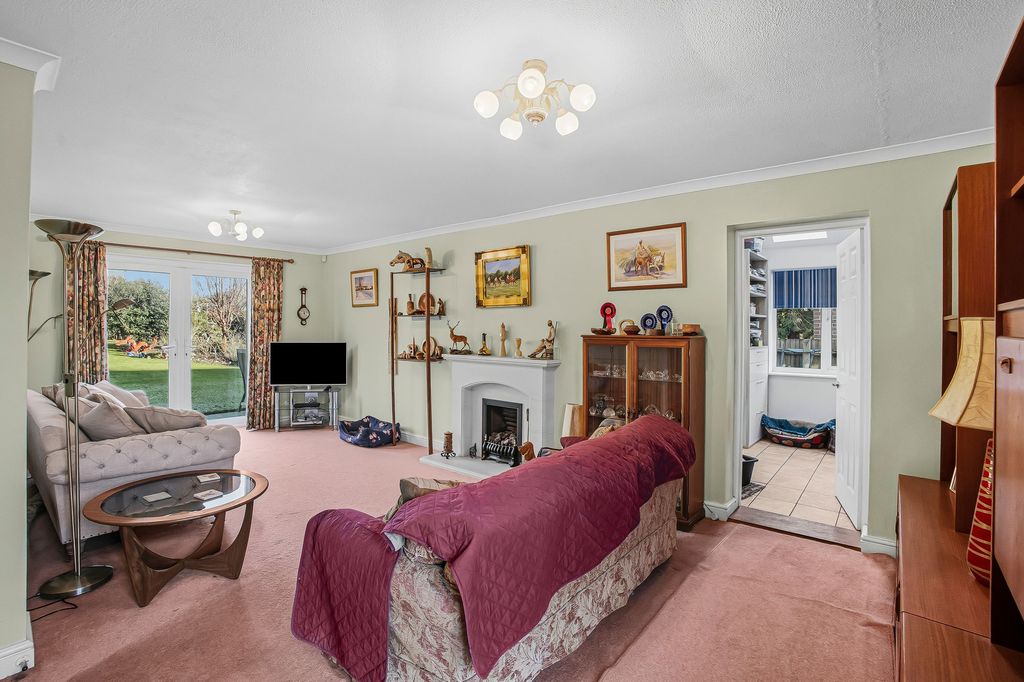 Property photo 2 of 20