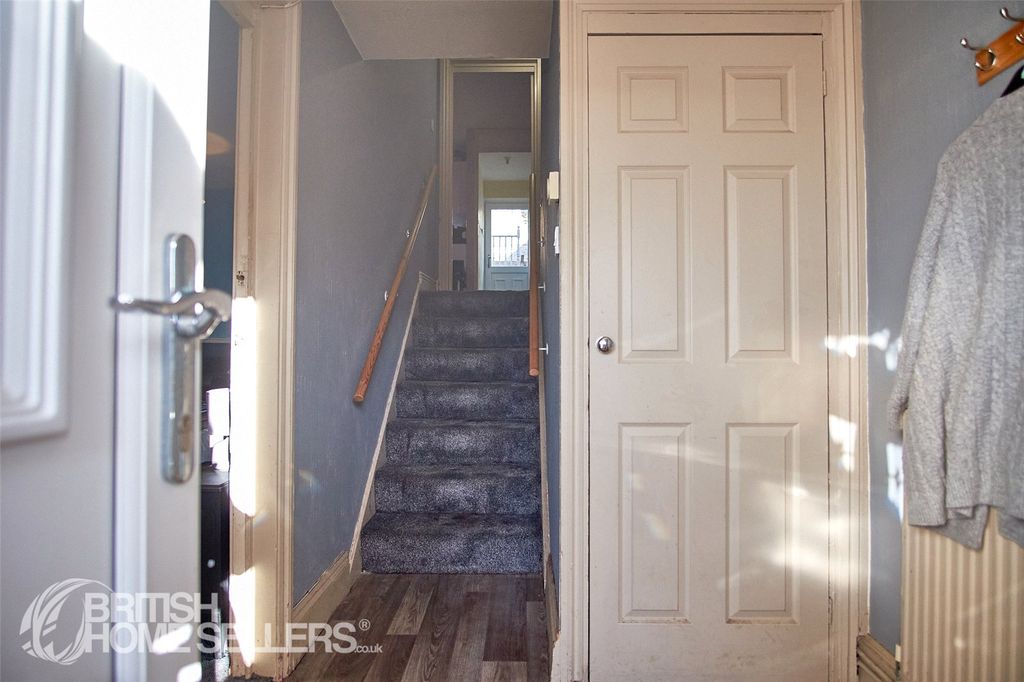 Property photo 2 of 17 Picture No. 20