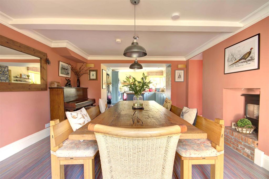 Property photo 3 of 30 Dining