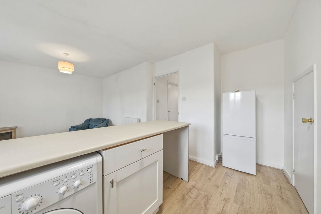 Property photo 2 of 21