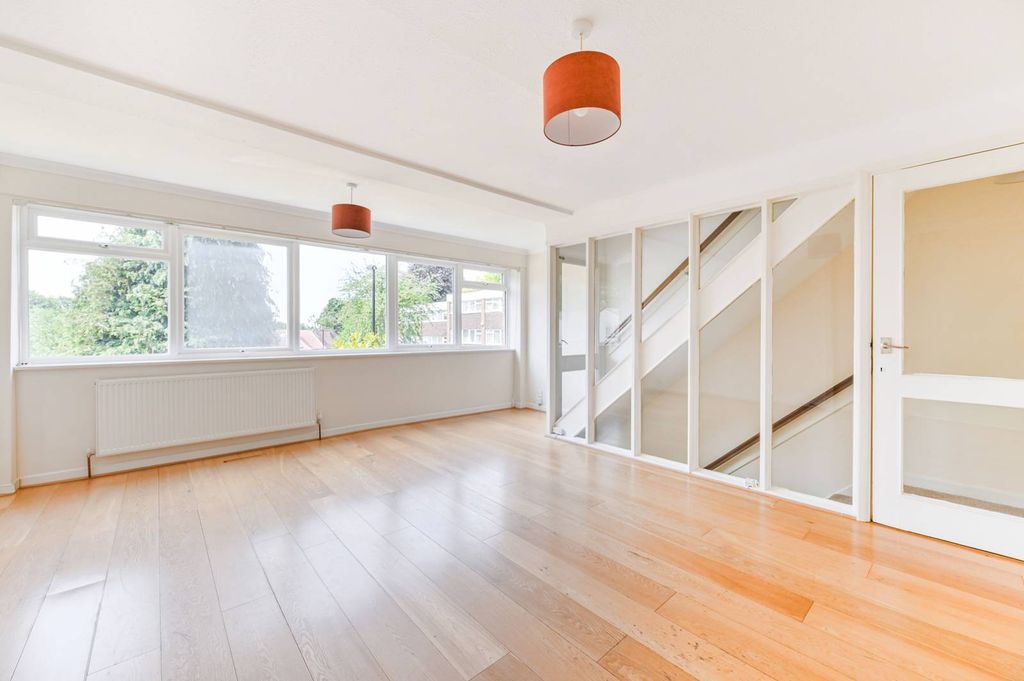 Property photo 2 of 21