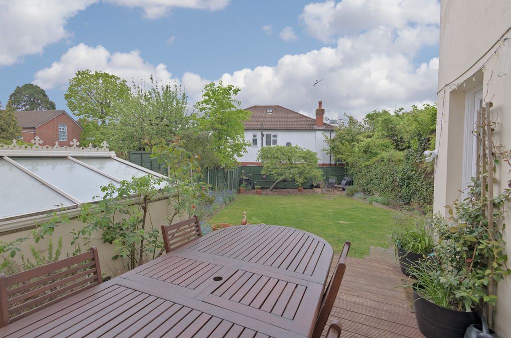 Property photo 2 of 18 Photo 11