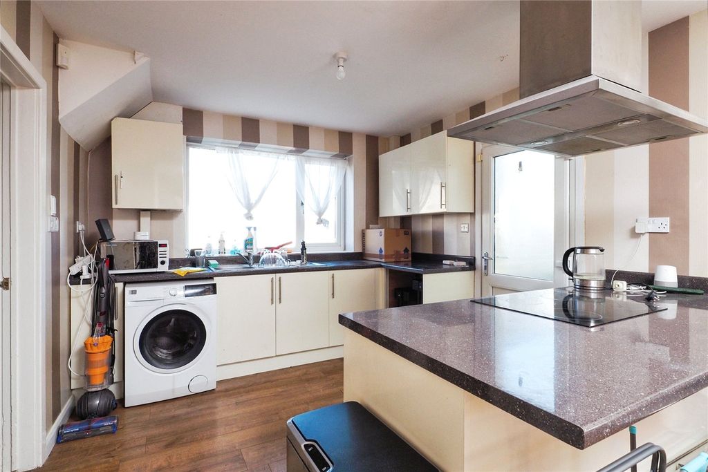 Property photo 2 of 16 Kitchen