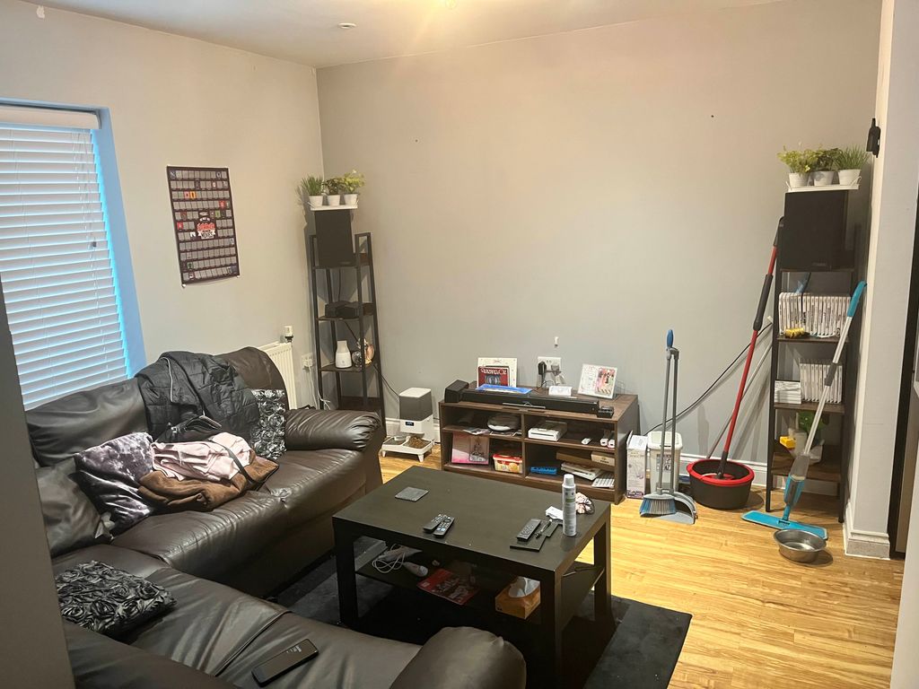 Property photo 3 of 6