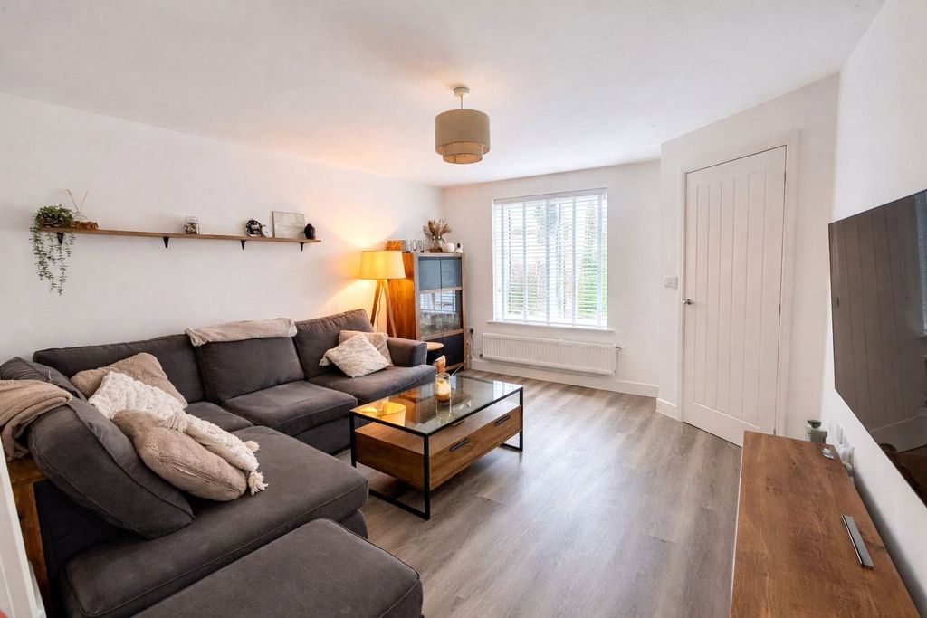 Property photo 2 of 17 Picture No. 20