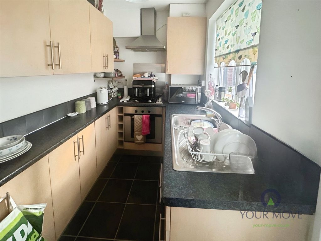 Property photo 3 of 6 Kitchen
