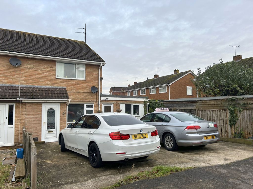 Property photo 1 of 21 4 Bedroom Semi Detached House For Sale