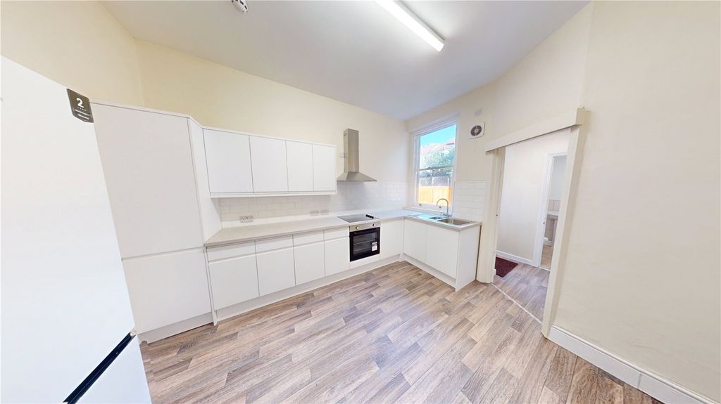 Property photo 1 of 6 Picture No. 07