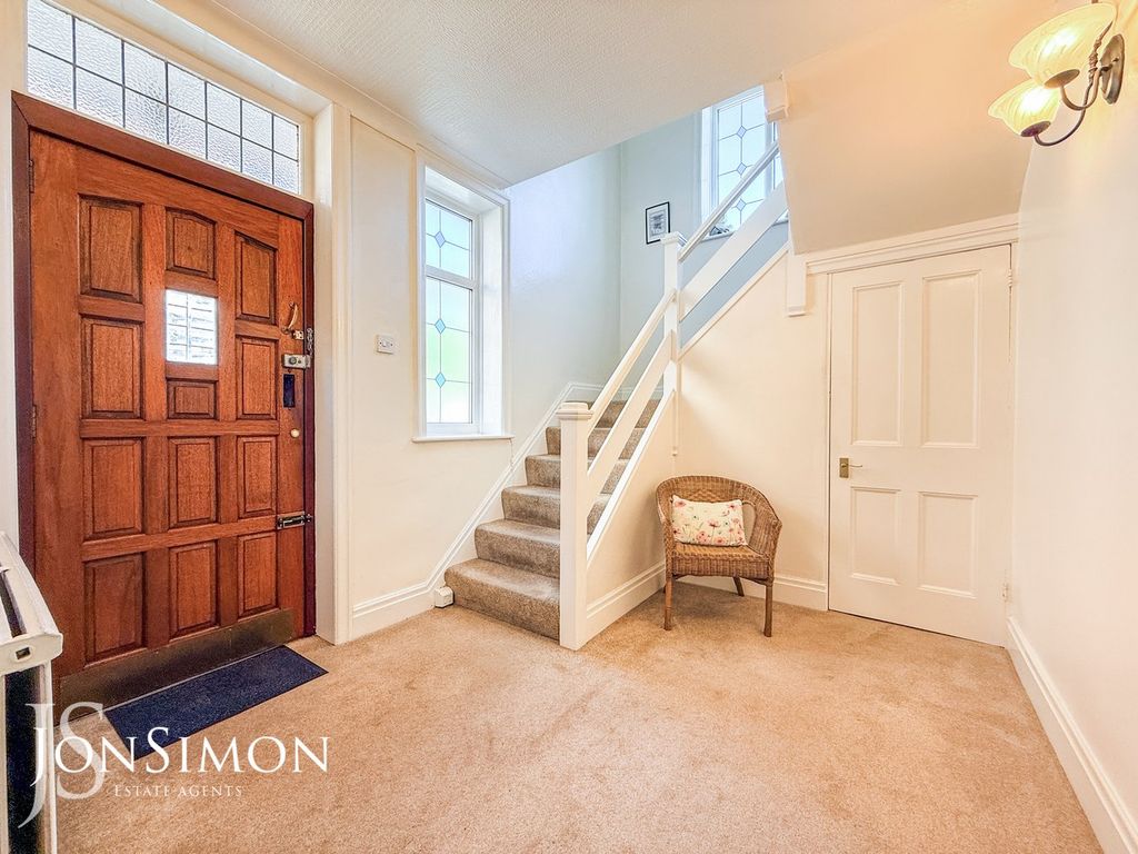 Property photo 3 of 39