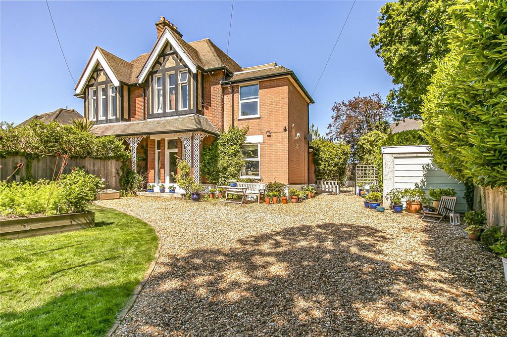 Property photo 1 of 22 Bournemouth Road