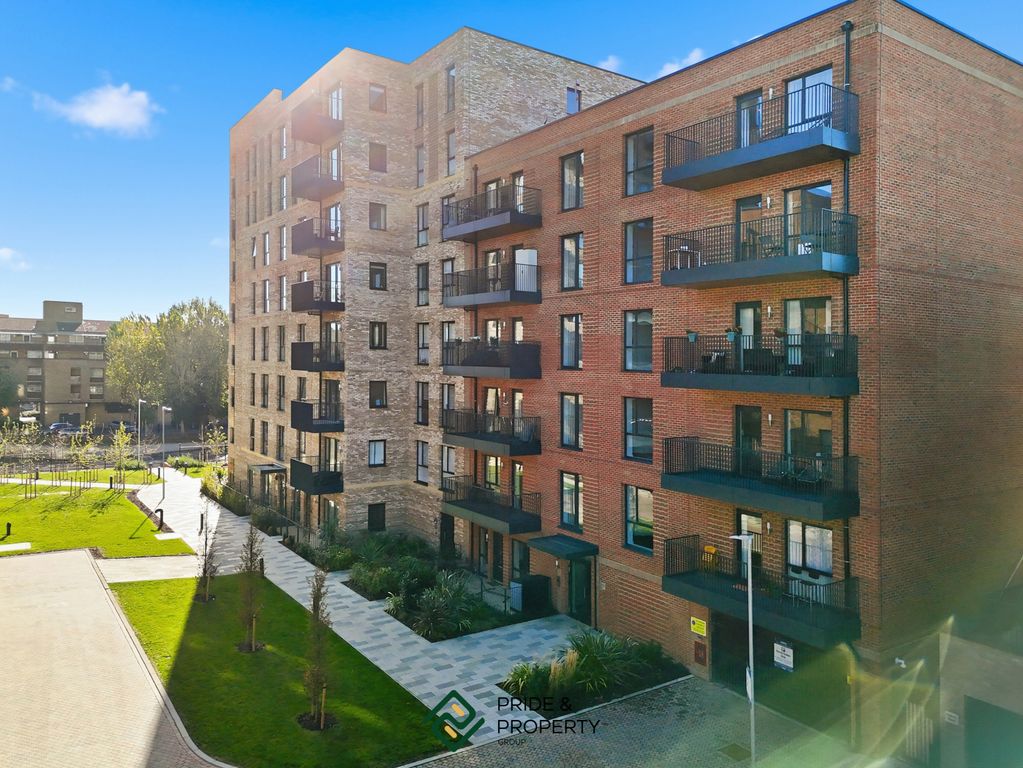 Property photo 1 of 42 Prime Second Floor Apartment Set Within Stunning Development