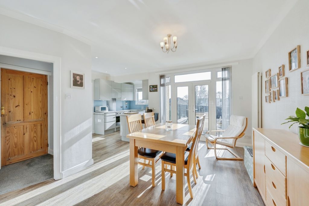 Property photo 2 of 16 Kitchen Diner