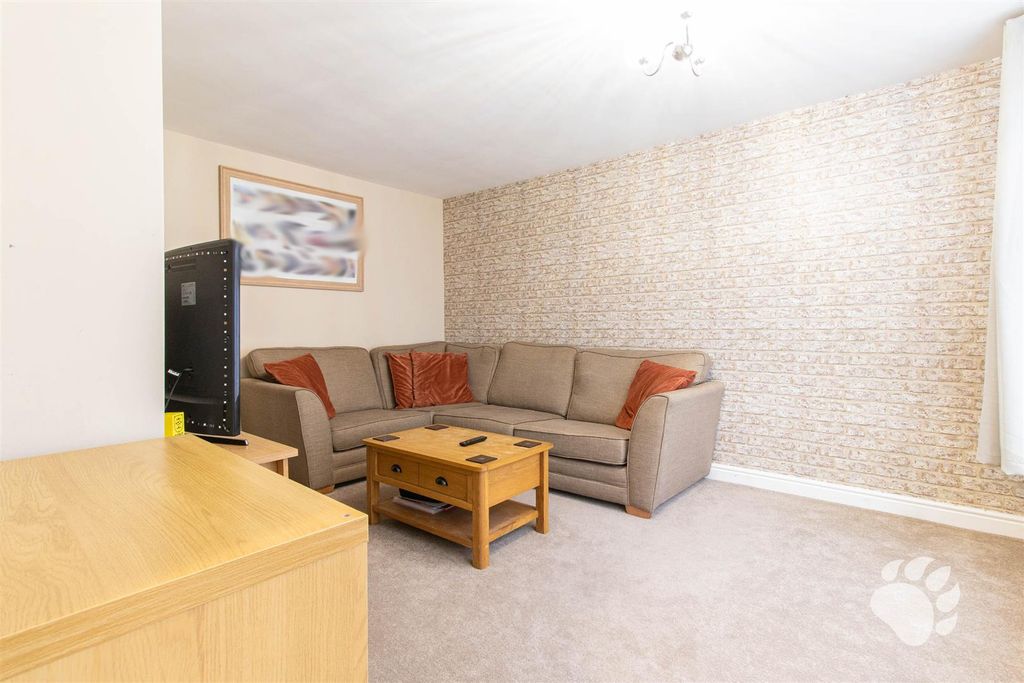 Property photo 2 of 21 Lounge