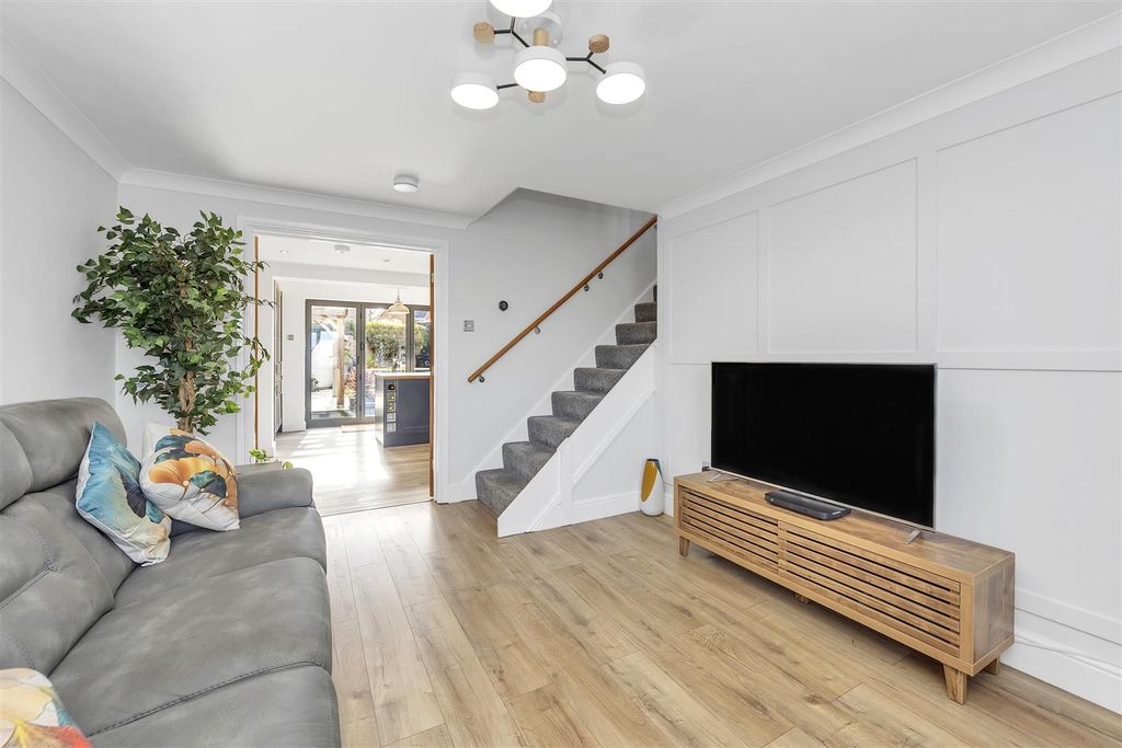 Property photo 3 of 17 Dcp_2437.Jpg