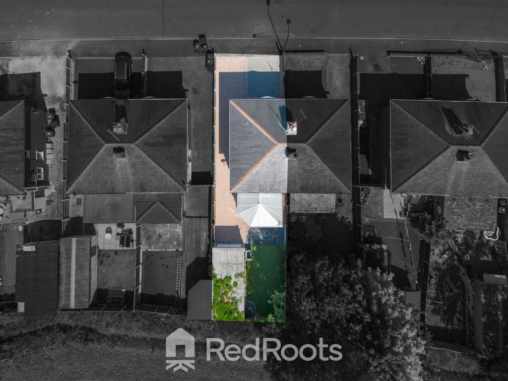 Property photo 2 of 23 5211453
