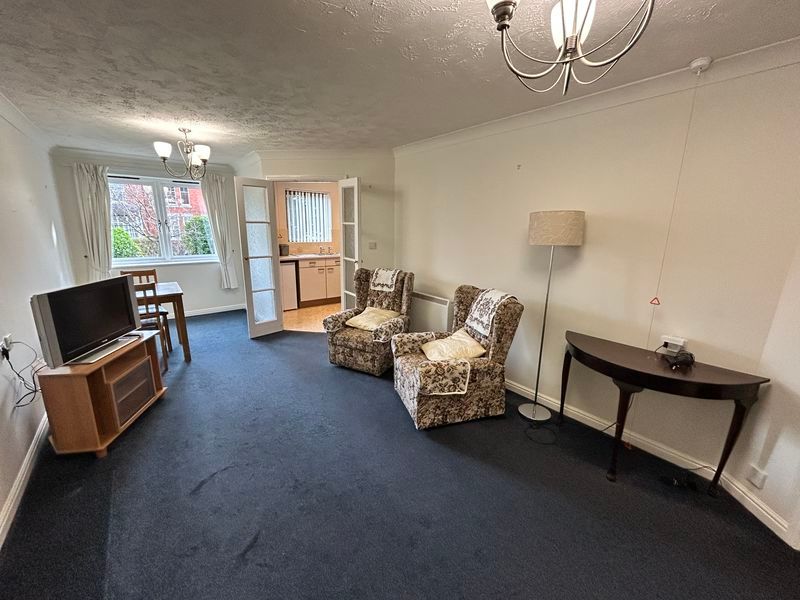 Property photo 2 of 16 Photo 4