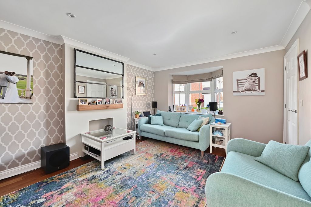 Property photo 3 of 14 4 King Henry  (1)