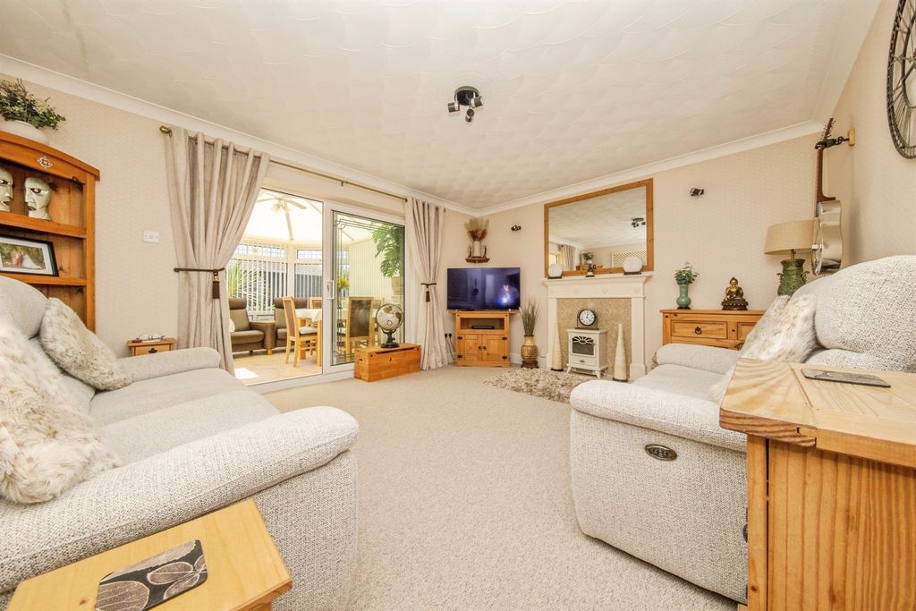 Property photo 3 of 18
