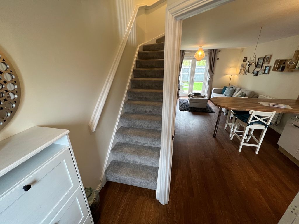 Property photo 2 of 10 Hallway