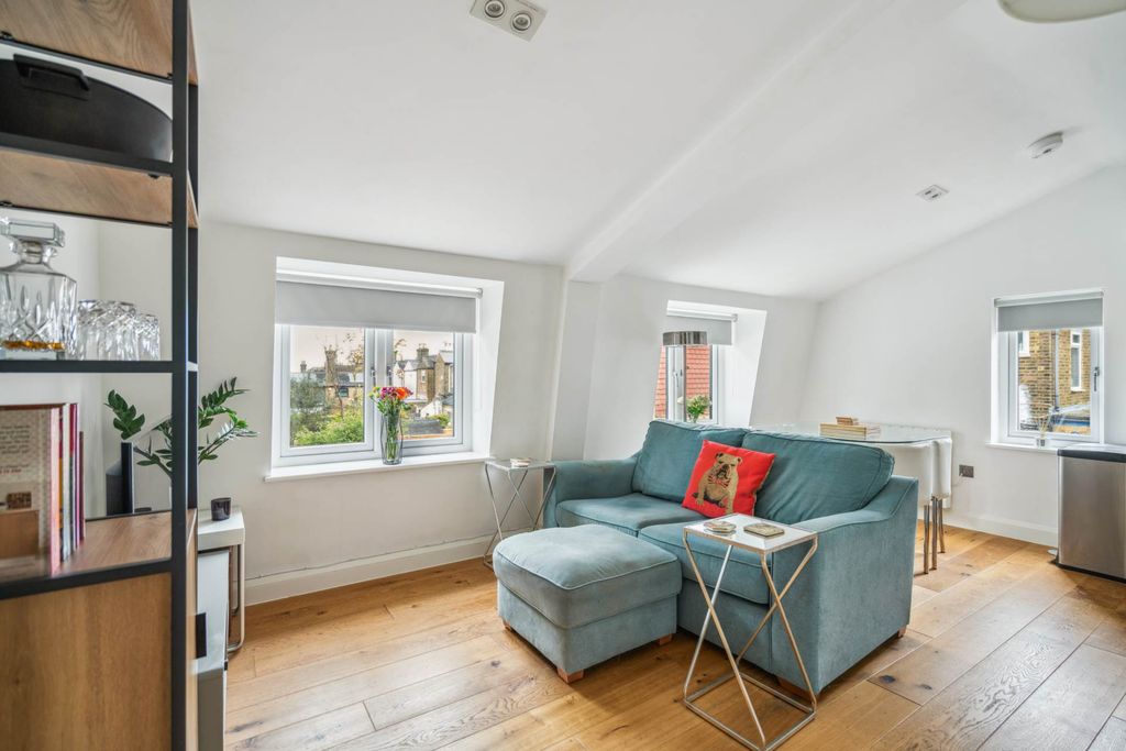 Property photo 1 of 8