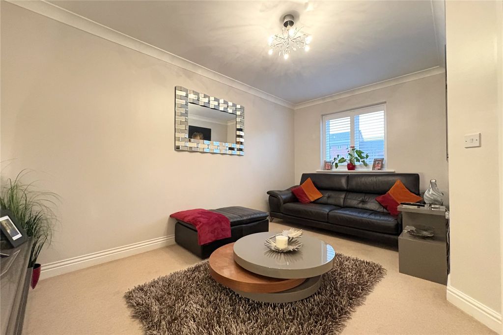 Property photo 2 of 17 Picture No. 15