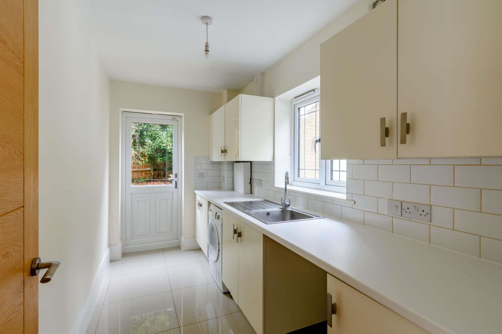 Property photo 3 of 16 Image