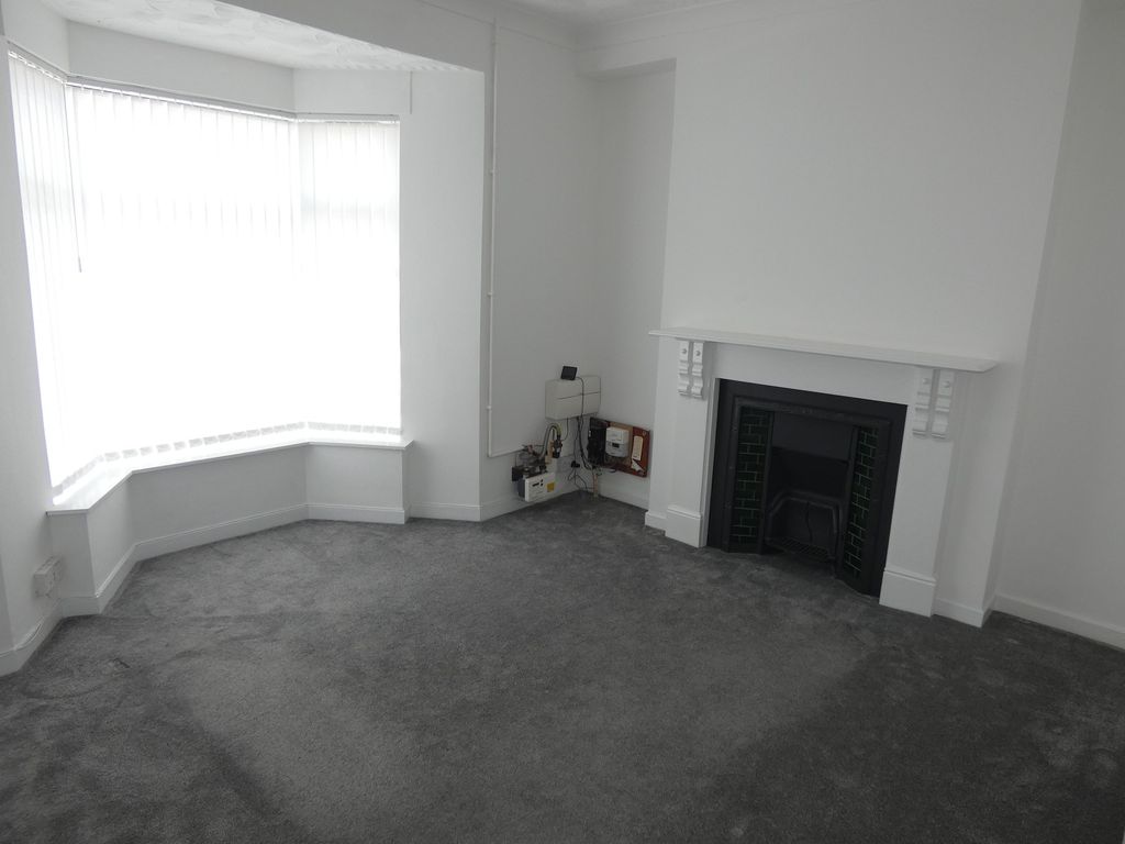 Property photo 2 of 13 Front Lounge