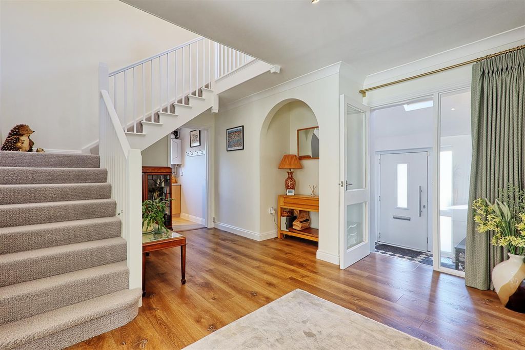 Property photo 2 of 40 Img_0293_4_5_Easyhdr-Interior3.Jpg